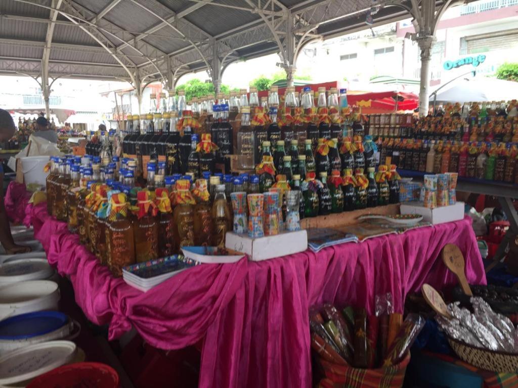 MALAKA F1 TOUT CONFORT Le Moule avec Piscine Extérieur photo