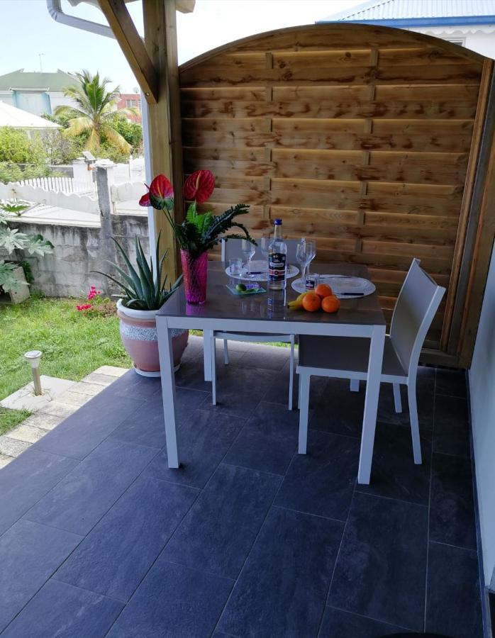 MALAKA F1 TOUT CONFORT Le Moule avec Piscine Extérieur photo